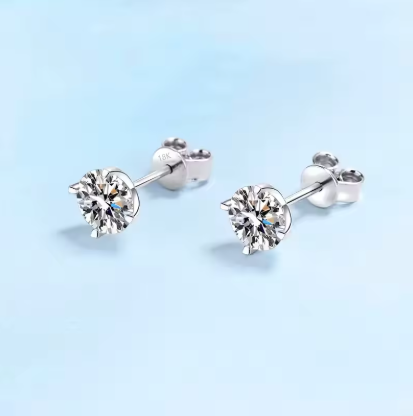 18K White Gold 1ct Moissanite Stud Earring